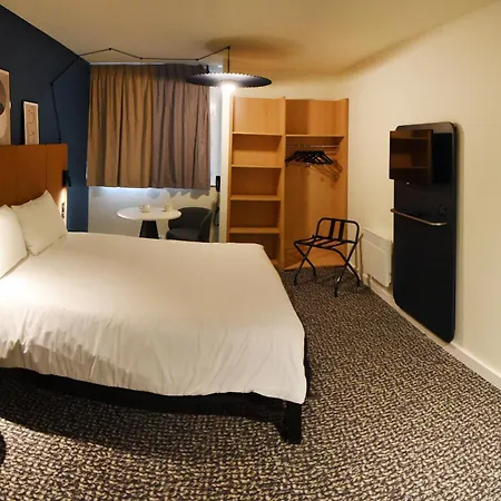 Ibis Laval Le Relais D'armor Hotel
