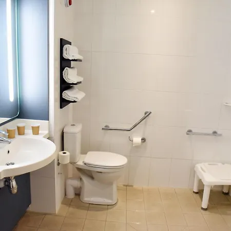 Ibis Laval Le Relais D'armor Hotel
