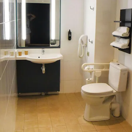 Hotel Ibis Laval Le Relais D'armor