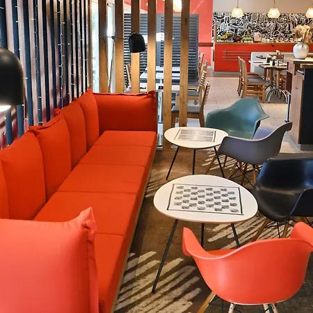 Ibis Laval Le Relais D'armor Hotel 3*