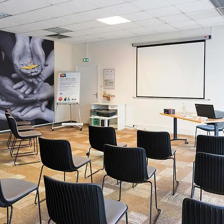 Ibis Laval Le Relais D'armor Hotel Changé