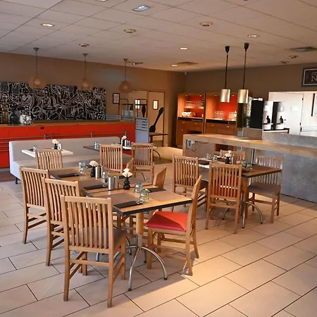 Ibis Laval Le Relais D'armor Hotel 3*