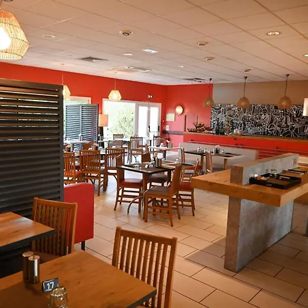 Ibis Laval Le Relais D'armor Hotel 3*