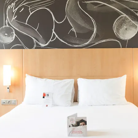 Ibis Laval Le Relais D'armor Hotel