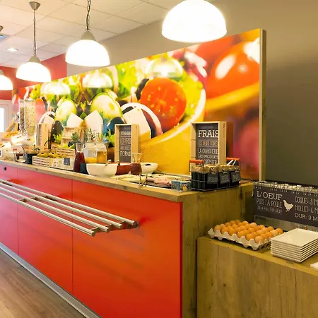 Ibis Laval Le Relais D'armor Hotel 3*