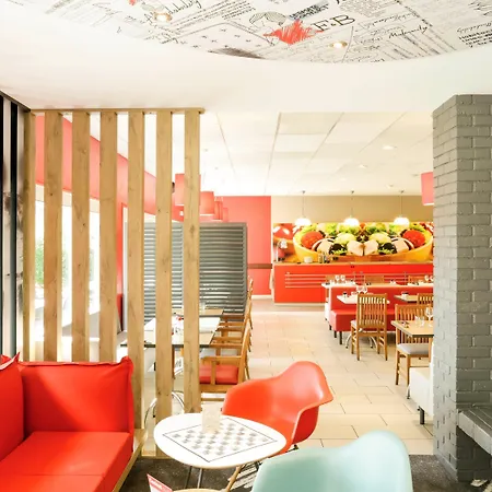 Ibis Laval Le Relais D'armor Hotel 3*