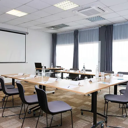 Ibis Laval Le Relais D'armor Hotel 3*