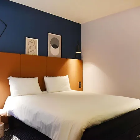Ibis Laval Le Relais D'armor Hotel 3*