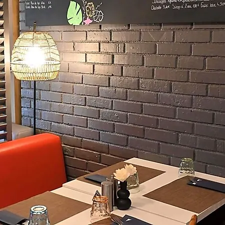 Ibis Laval Le Relais D'armor Hotel 3*