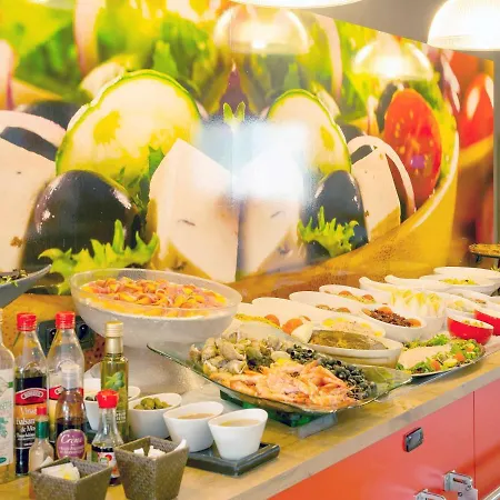 Hotel Ibis Laval Le Relais D'armor 3*