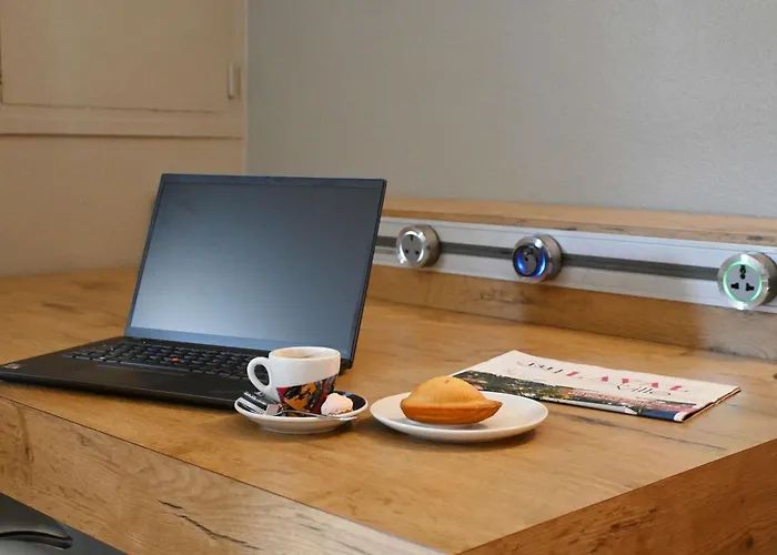 Ibis Laval Le Relais D'armor Hotel 3*