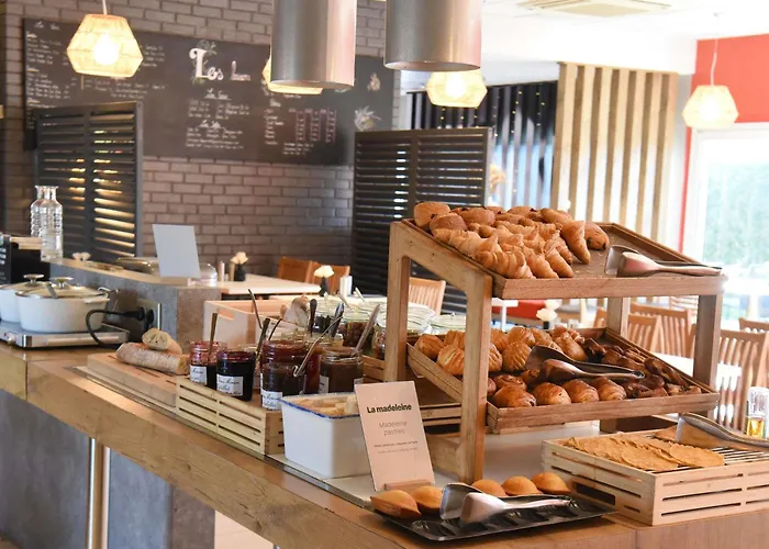 Ibis Laval Le Relais D'armor Hotel