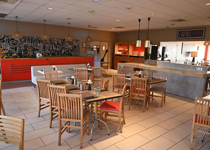Ibis Laval Le Relais D'armor Hotel 3*