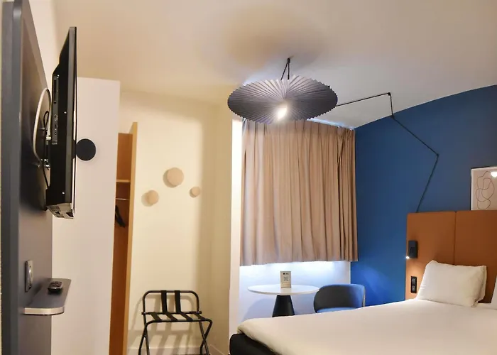 Ibis Laval Le Relais D'armor Hotel