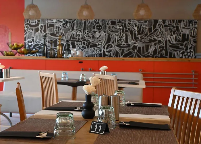 Ibis Laval Le Relais D'armor Hotel Changé