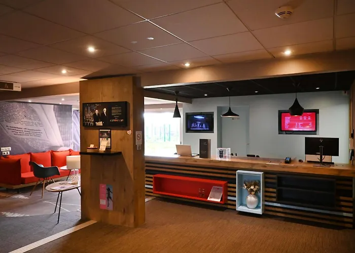 Ibis Laval Le Relais D'armor Hotel