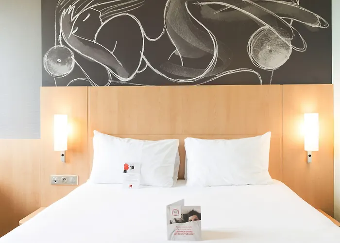 Ibis Laval Le Relais D'armor Hotel