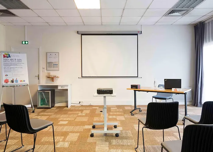 Ibis Laval Le Relais D'armor 3* Changé